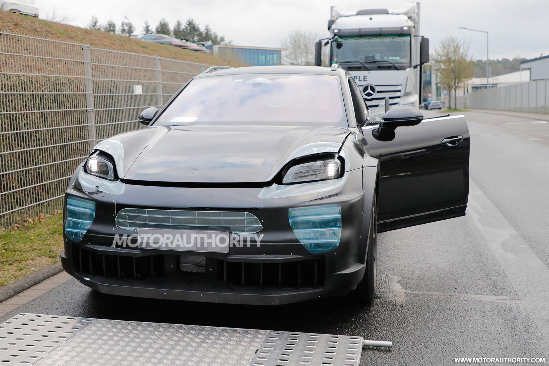 First Look: 2026 Porsche Cayenne EV Spotted In Spy Shots First Look: 2026 Porsche Cayenne EV Spotted In Spy Shots