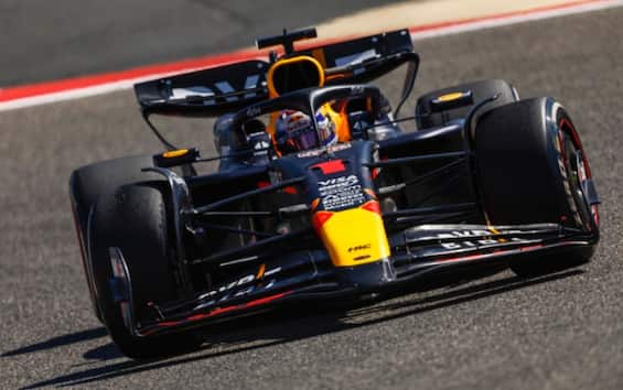 Formula 1 Chinese GP: Hamilton And Leclerc's Race-Defining Contact Formula 1 Chinese GP: Hamilton And Leclerc's Race-Defining Contact