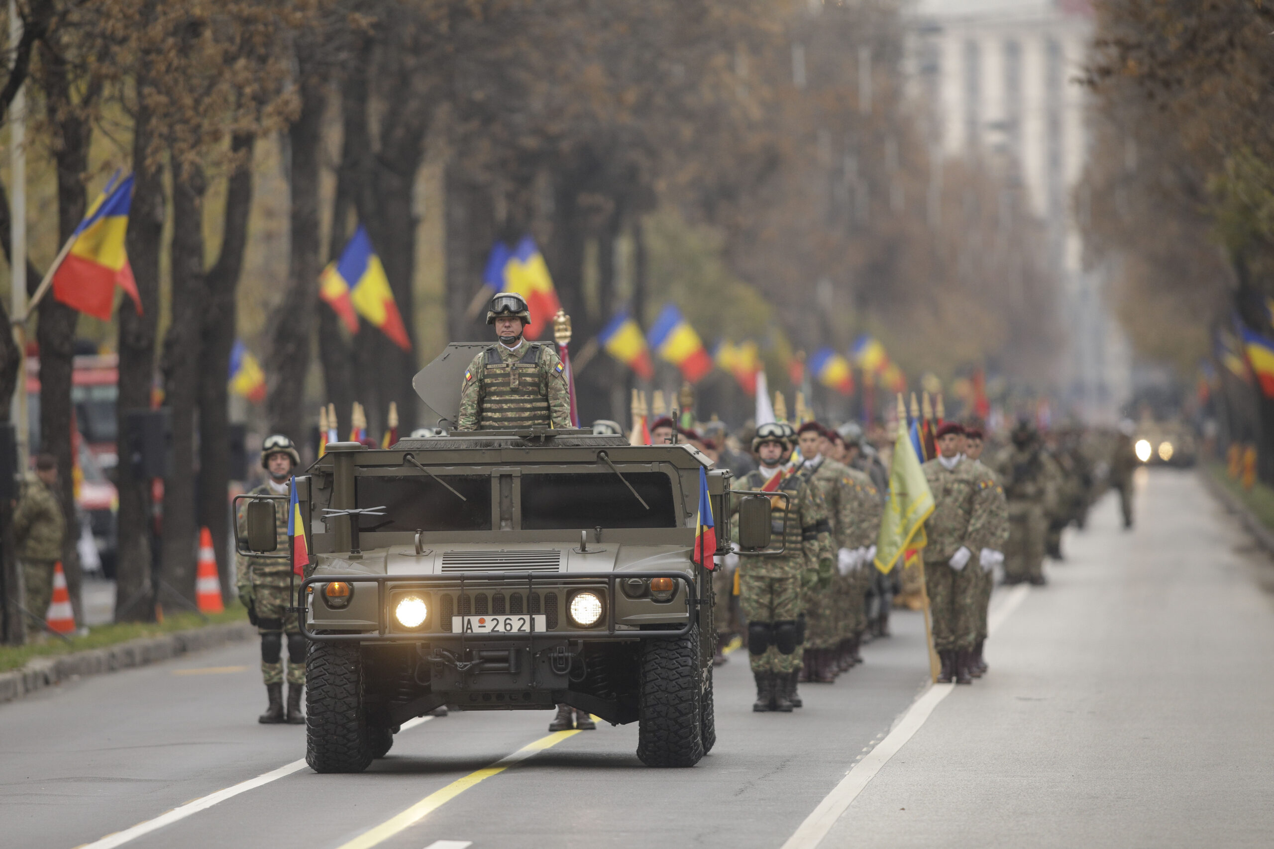 Frații Tate, Întâmpinați Triumfal În București: Imagini De La Defilarea Cu Mașina De Lux Frații Tate, Întâmpinați Triumfal În București: Imagini De La Defilarea Cu Mașina De Lux