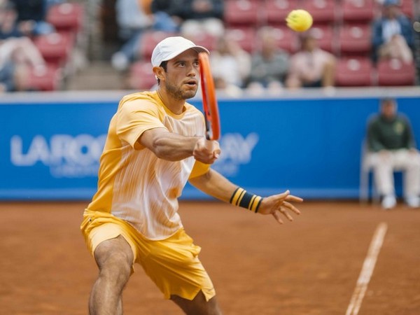 French Open: Borges Wins After Ruud's Knee Issue Impacts Match French Open: Borges Wins After Ruud's Knee Issue Impacts Match