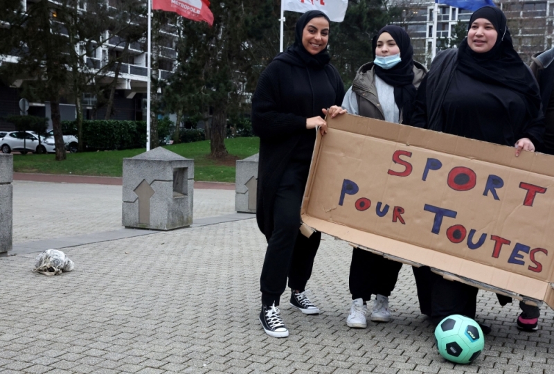 French President's Party Seeks Public Hijab Ban For Minors French President's Party Seeks Public Hijab Ban For Minors