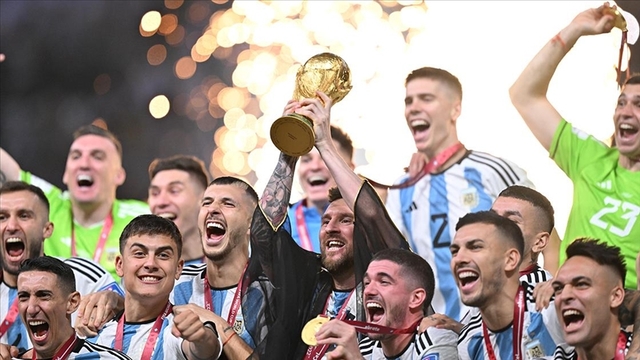 Futbol Efsanesi Ronaldo'nun Emekliliği: Hasselbaink'in Görüşü Ve 2026 Dünya Kupası Futbol Efsanesi Ronaldo'nun Emekliliği: Hasselbaink'in Görüşü Ve 2026 Dünya Kupası