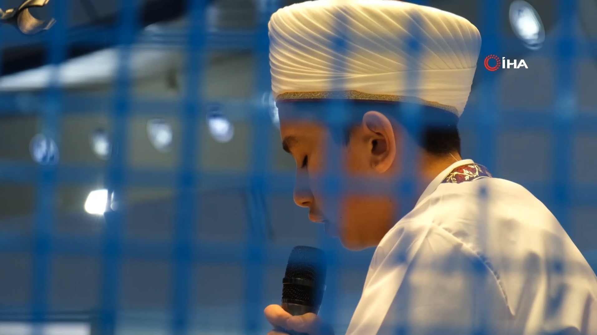 Gazze'de Çadırda Kuran Ezberleyen Çocuklar: Bir İnceleme Gazze'de Çadırda Kuran Ezberleyen Çocuklar: Bir İnceleme