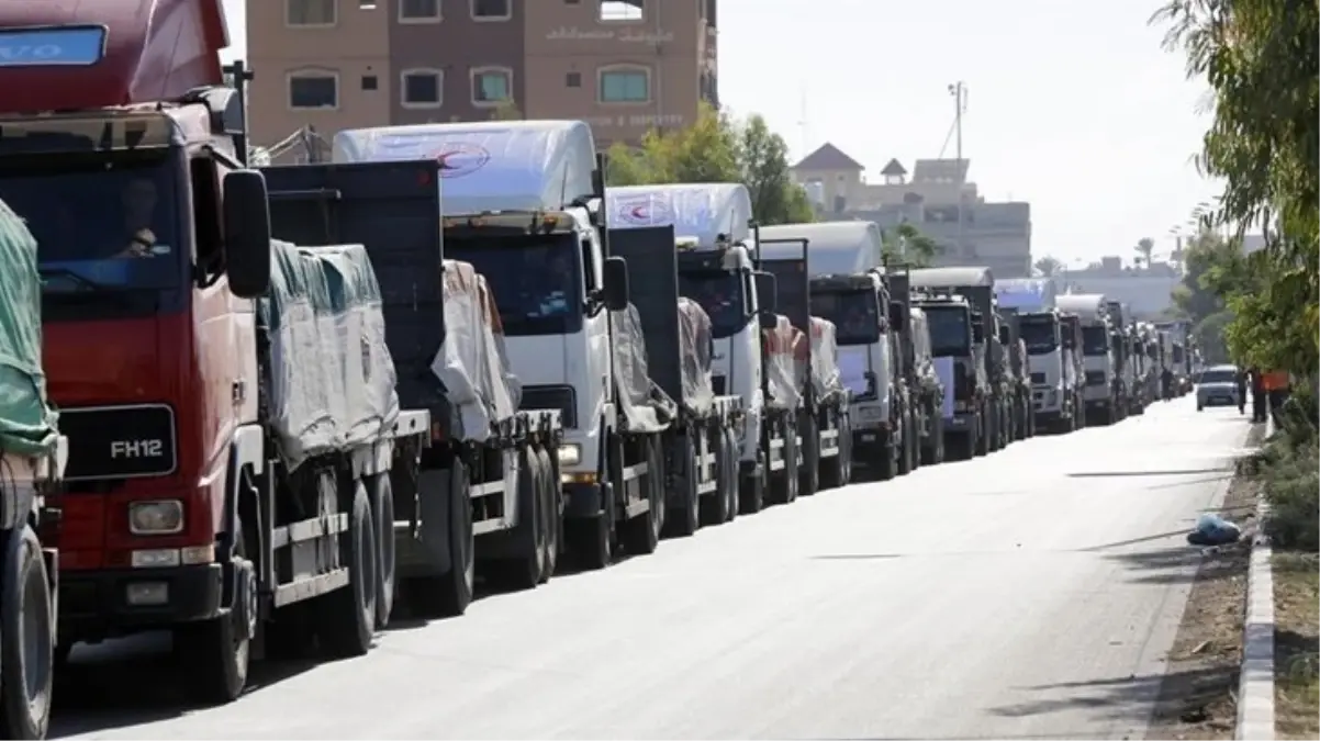 Gazze'ye Yardım Tırları: Sınır Kapılarından Giriş Devam Ediyor Gazze'ye Yardım Tırları: Sınır Kapılarından Giriş Devam Ediyor