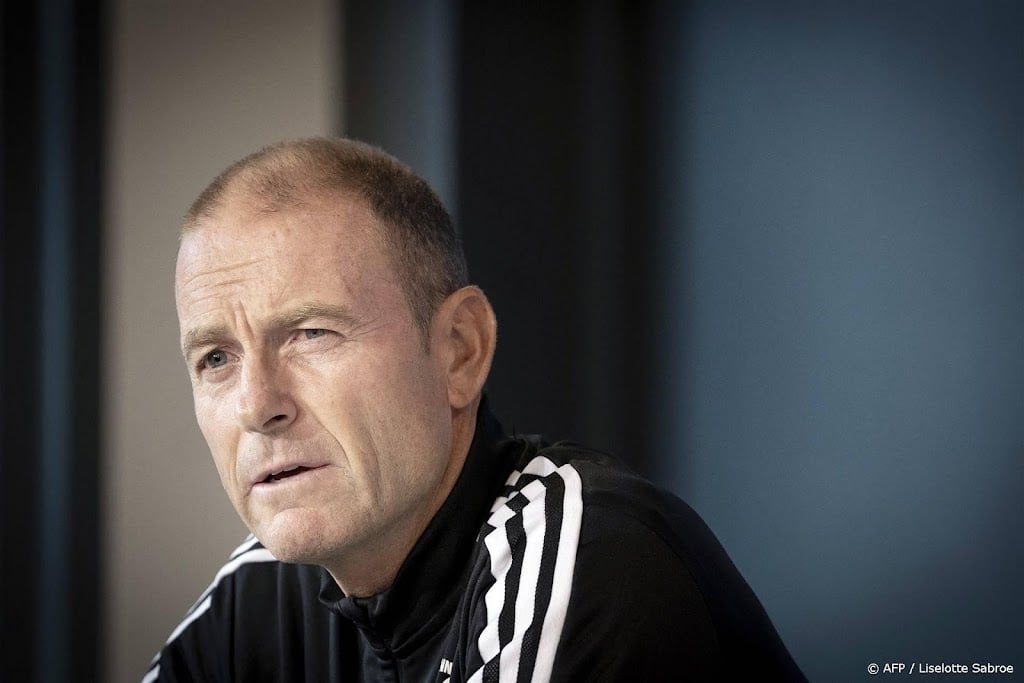 Gouweleeuw's Nieuwe Trainer Bij FC Augsburg: Wat Betekent Dit Voor De Verdediger? Gouweleeuw's Nieuwe Trainer Bij FC Augsburg: Wat Betekent Dit Voor De Verdediger?