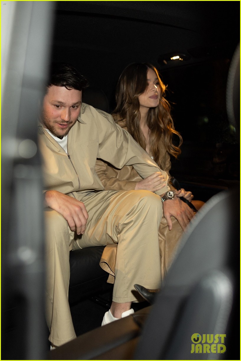 Hailee Steinfeld And Josh Allen: Are They Happy Together? Hailee Steinfeld And Josh Allen: Are They Happy Together?