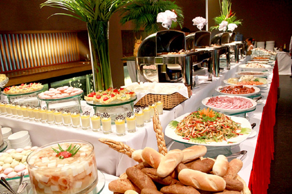 Hình Ảnh Voi Ăn Tiệc Buffet: Trang Điểm Ấn Tượng Hình Ảnh Voi Ăn Tiệc Buffet: Trang Điểm Ấn Tượng