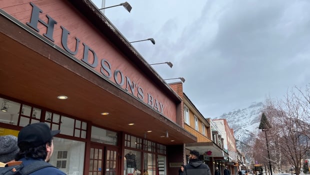 Hudson's Bay Facing Extensive Store Closures And Staff Terminations Hudson's Bay Facing Extensive Store Closures And Staff Terminations