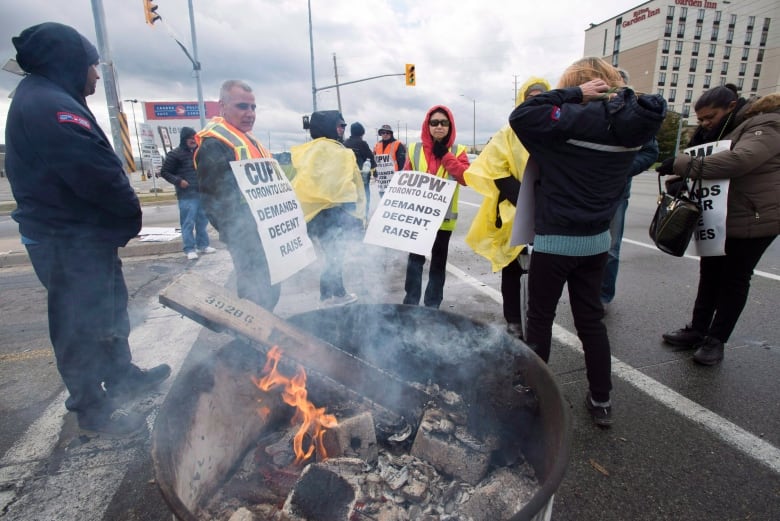 Increased Demand For Alternative Delivery Services Due To Canada Post Shortcomings