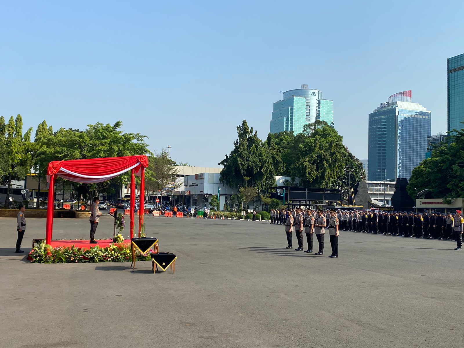 Irjen Daniel Pimpin Sertijab 7 Perwira Menengah Polda Bali: Simak Pesan Inspiratifnya Irjen Daniel Pimpin Sertijab 7 Perwira Menengah Polda Bali: Simak Pesan Inspiratifnya