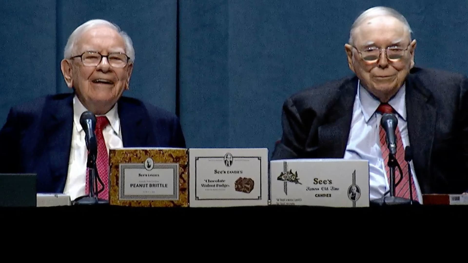 Is Apple Vulnerable? Analyzing The Risk Of Future Tariffs On Buffett's Holdings Is Apple Vulnerable? Analyzing The Risk Of Future Tariffs On Buffett's Holdings