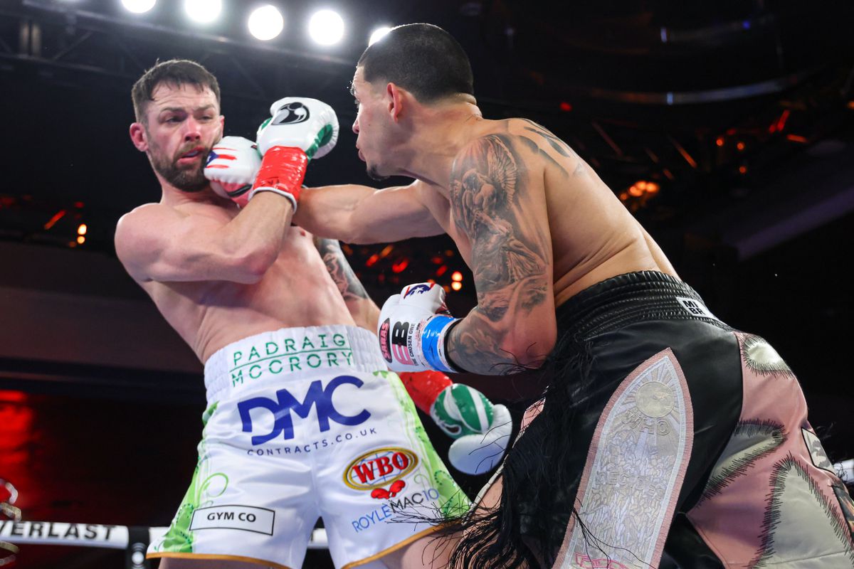 Is Berlanga Avoiding Plant? Edwards Highlights Munguia Fight As Alternative. Is Berlanga Avoiding Plant? Edwards Highlights Munguia Fight As Alternative.