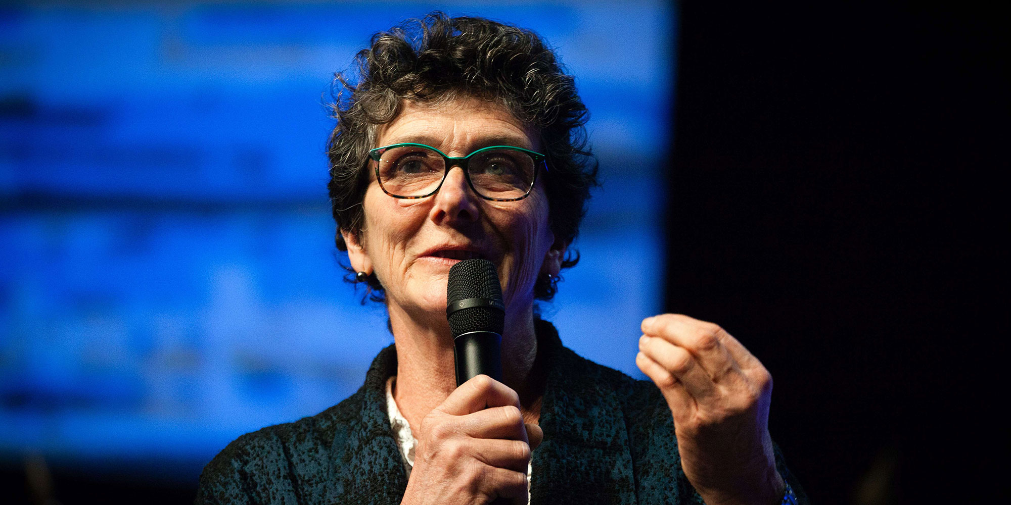 Isabelle Autissier : Un Appel À La Collaboration Pour L'environnement Isabelle Autissier : Un Appel À La Collaboration Pour L'environnement