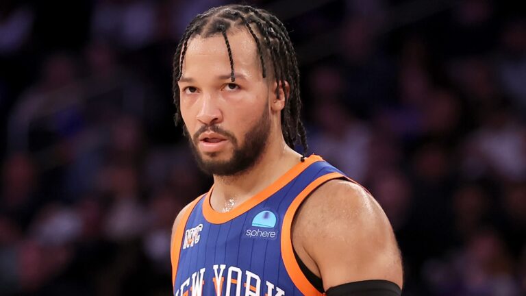 Jalen Brunson's Ankle Injury: Knicks-Lakers Overtime Exit Jalen Brunson's Ankle Injury: Knicks-Lakers Overtime Exit