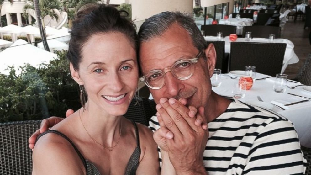 Jeff Goldblum And Emilie Livingston Take Sons To Como 1907 Vs Torino Match Jeff Goldblum And Emilie Livingston Take Sons To Como 1907 Vs Torino Match