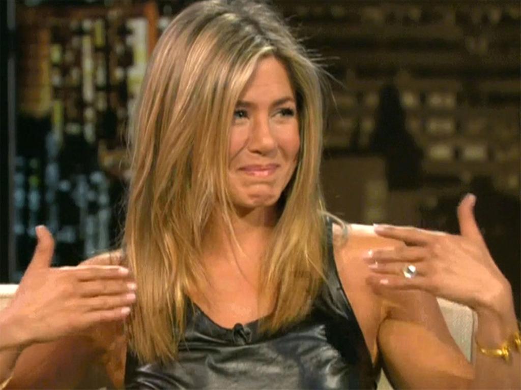 Jennifer Aniston And Chelsea Handler: The Reason Behind Their Falling Out Jennifer Aniston And Chelsea Handler: The Reason Behind Their Falling Out