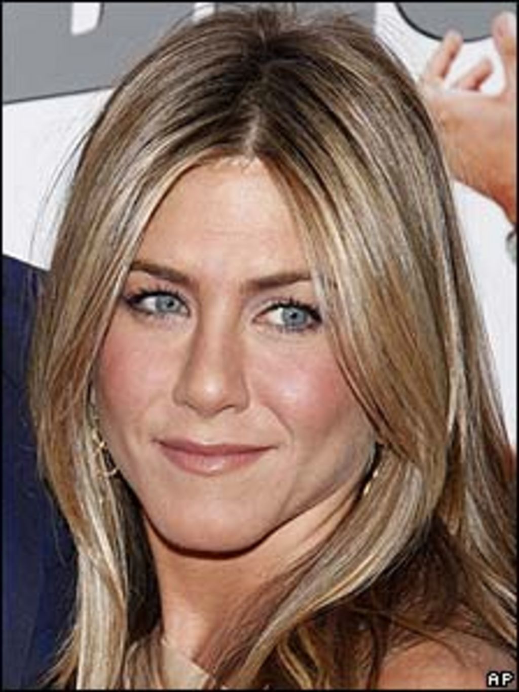 Jennifer Aniston Gate Crash: Stalker Faces Felony Charges For Vandalism Jennifer Aniston Gate Crash: Stalker Faces Felony Charges For Vandalism