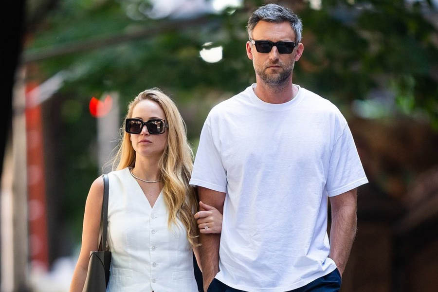 Jennifer Lawrence And Cooke Maroney: New Photos Surface Following Second Baby Rumors Jennifer Lawrence And Cooke Maroney: New Photos Surface Following Second Baby Rumors