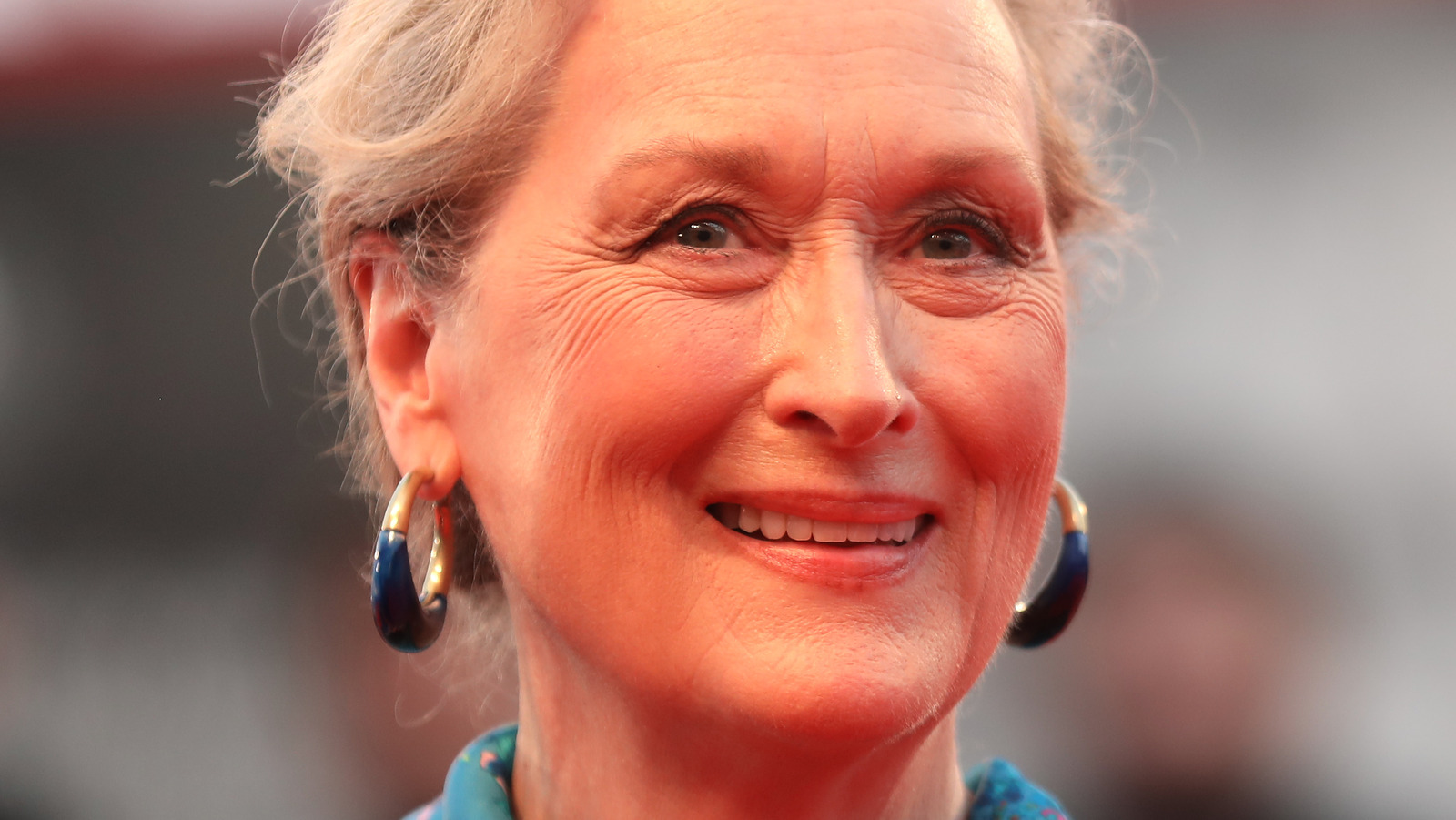 Jennifer Lopez, Meryl Streep & More Star-Studded Support For Betty Gilpin's Final Jennifer Lopez, Meryl Streep & More Star-Studded Support For Betty Gilpin's Final