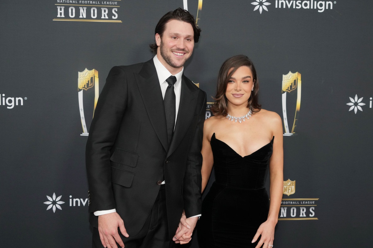 Josh Allen And Hailee Steinfeld: Update On Wedding Plans Following Proposal Josh Allen And Hailee Steinfeld: Update On Wedding Plans Following Proposal