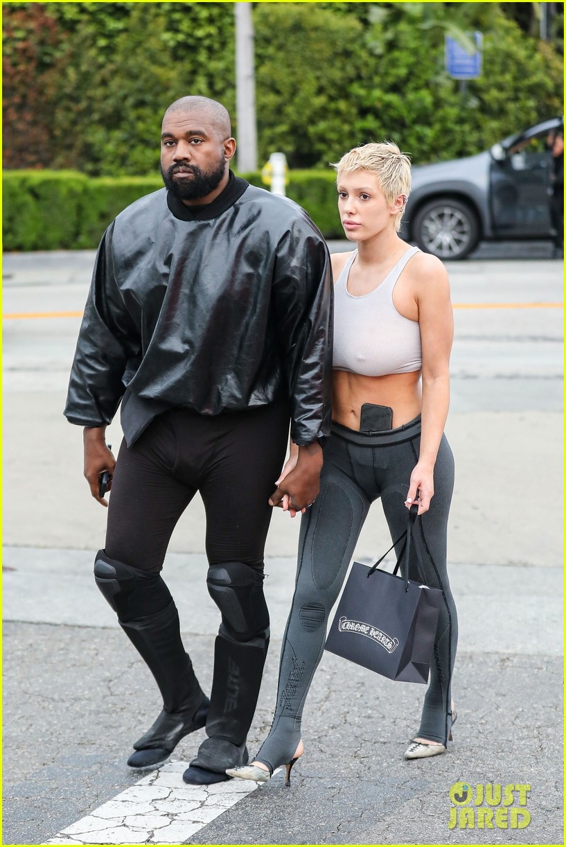 Julia Fox's Risqué Outfit: Kanye West Ex Imitating Bianca Censori? Julia Fox's Risqué Outfit: Kanye West Ex Imitating Bianca Censori?