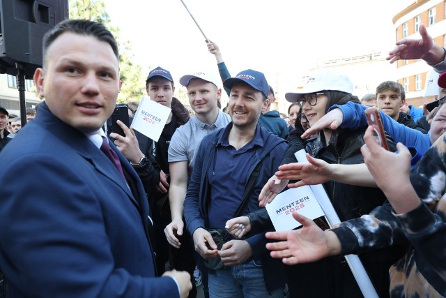Kampania Prezydencka 2025: Mentzen – Zaskakujące Obrazy I Polityka Kampania Prezydencka 2025: Mentzen – Zaskakujące Obrazy I Polityka