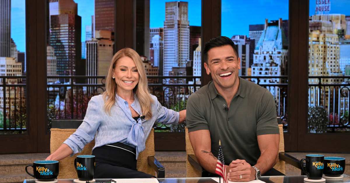 Kelly Ripa And Mark Consuelos' Temporary Live Studio: Fan Reactions Kelly Ripa And Mark Consuelos' Temporary Live Studio: Fan Reactions