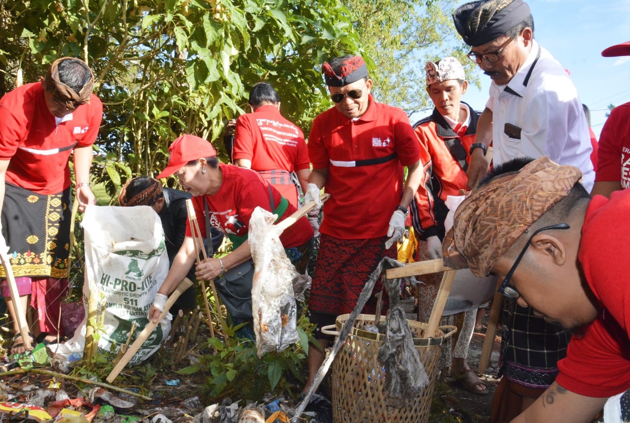 Kodam Udayana Dan Gerakan Bali Bersih Sampah: Kerja Sama Menuju Bali Ramah Lingkungan Kodam Udayana Dan Gerakan Bali Bersih Sampah: Kerja Sama Menuju Bali Ramah Lingkungan