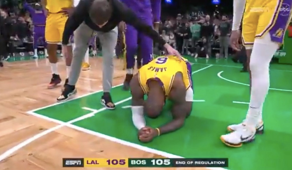 Late-Game Missed Call Dominates Knicks-Pistons Game Discussion Late-Game Missed Call Dominates Knicks-Pistons Game Discussion