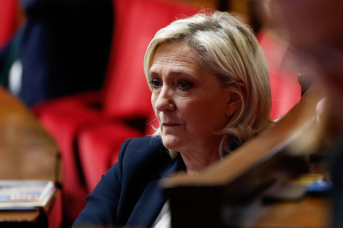 Le Pen Denounces Embezzlement Conviction As Witch Hunt At Paris Rally Le Pen Denounces Embezzlement Conviction As Witch Hunt At Paris Rally