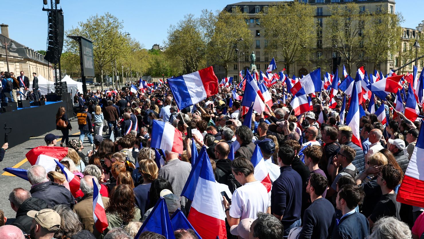 Le Pen's Embezzlement Conviction: A Witch Hunt? Paris Rally Speech Analyzed Le Pen's Embezzlement Conviction: A Witch Hunt? Paris Rally Speech Analyzed