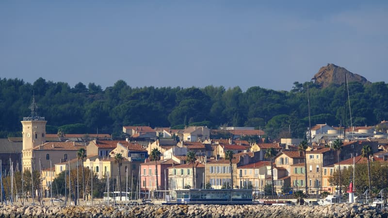 Le Port De La Croix Catholique Au Collège De Clisson : Une Question De Règlement ? Le Port De La Croix Catholique Au Collège De Clisson : Une Question De Règlement ?