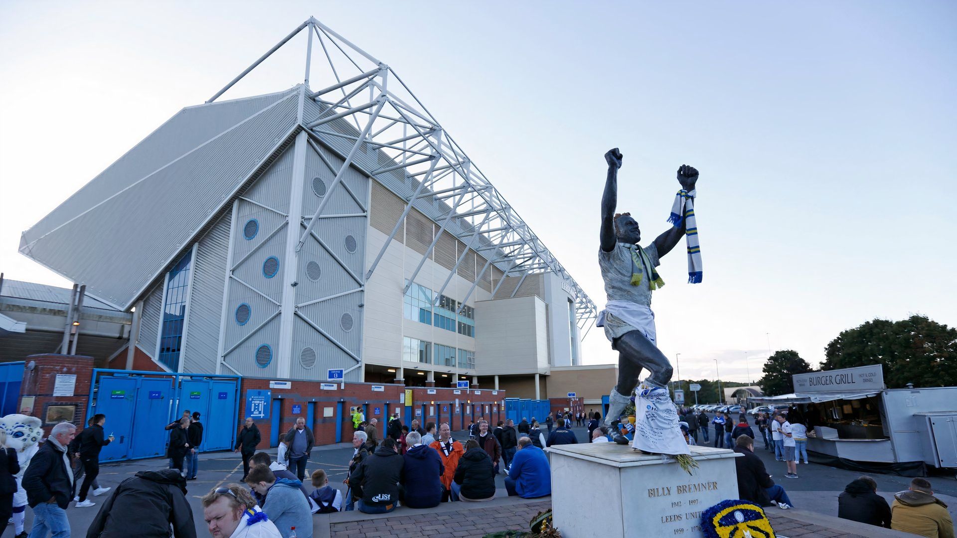 Leeds United Contact Kyle Walker-Peters: Transfer Update Leeds United Contact Kyle Walker-Peters: Transfer Update