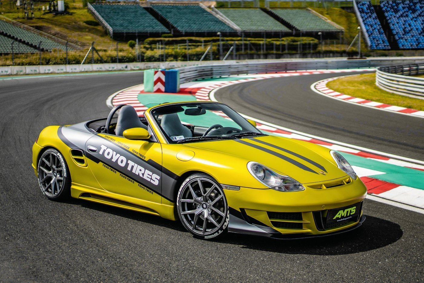 Legendás F1 Technológia: Porsche Közúti Autók Új Generációja Legendás F1 Technológia: Porsche Közúti Autók Új Generációja