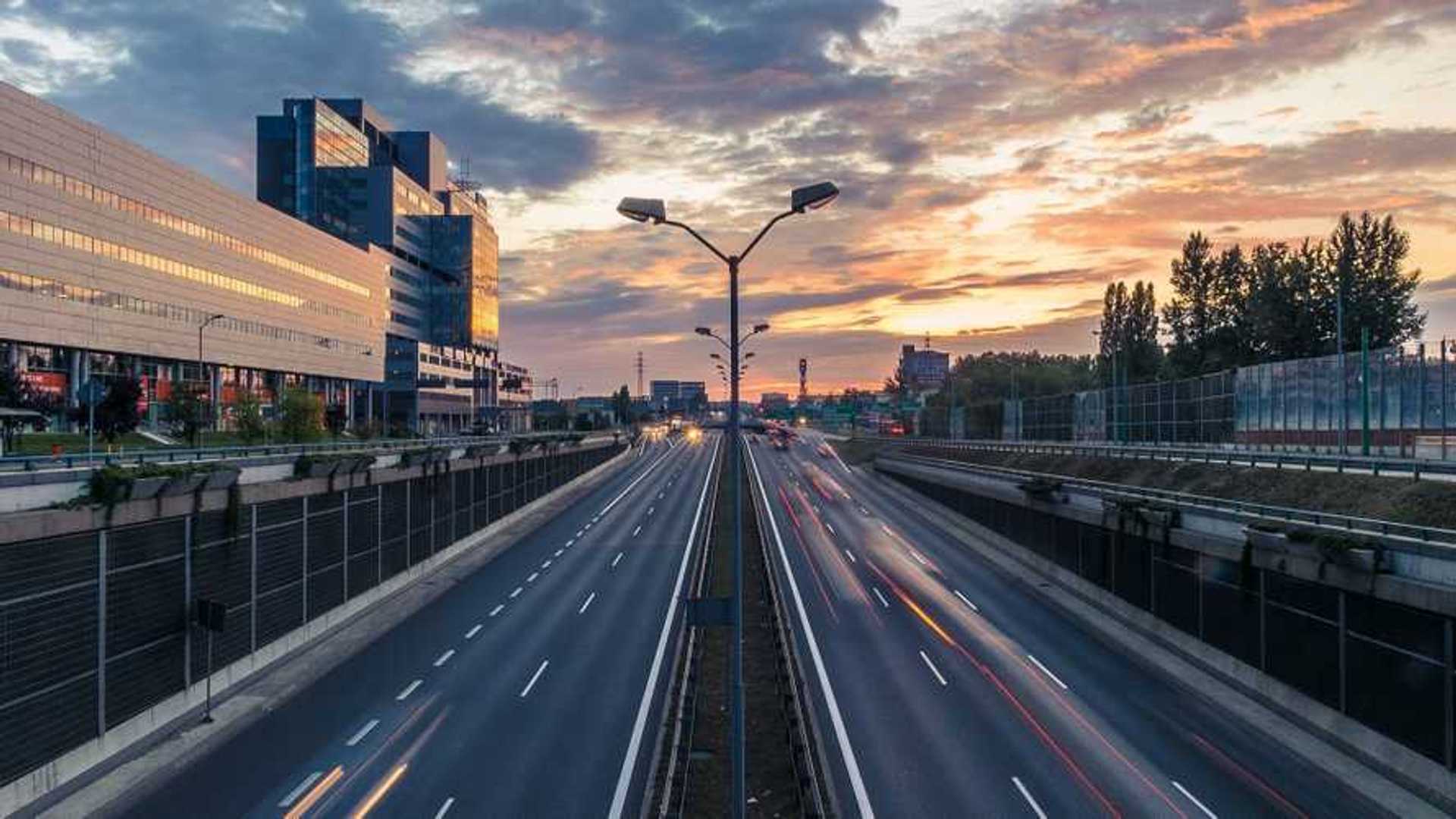 M3-as Autópálya: Hetekig Terjedő Forgalomkorlátozások Várhatóak M3-as Autópálya: Hetekig Terjedő Forgalomkorlátozások Várhatóak