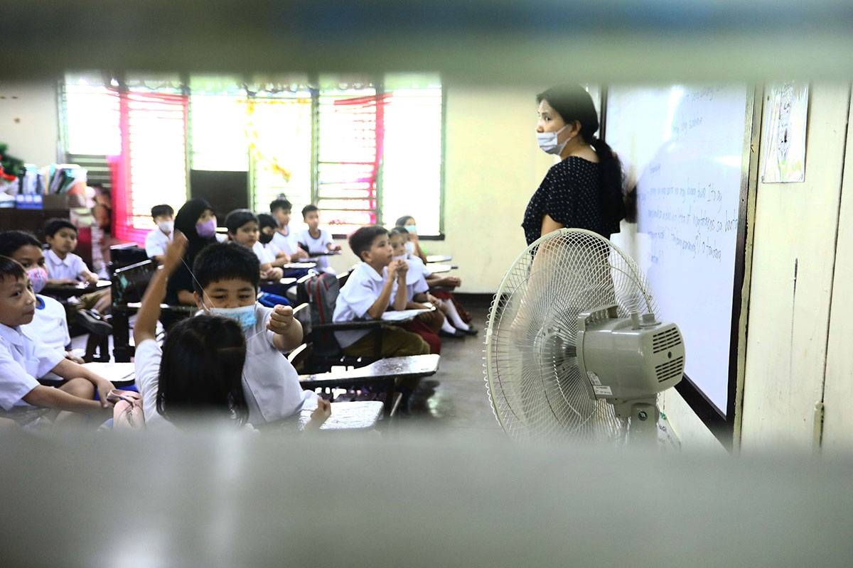 Manila Experiences Extreme Heat, Schools Closed Manila Experiences Extreme Heat, Schools Closed