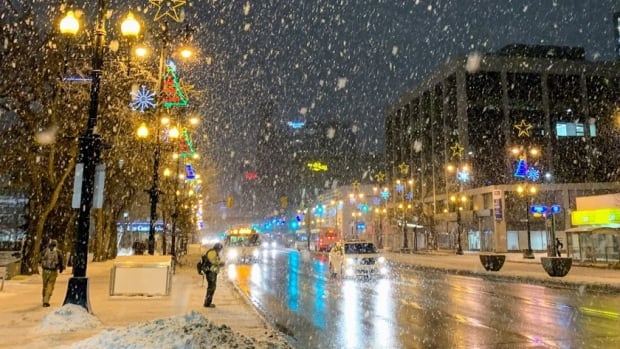 Manitoba Snowfall Warning: 10 To 20 Cm Expected In Western Regions Tuesday Manitoba Snowfall Warning: 10 To 20 Cm Expected In Western Regions Tuesday