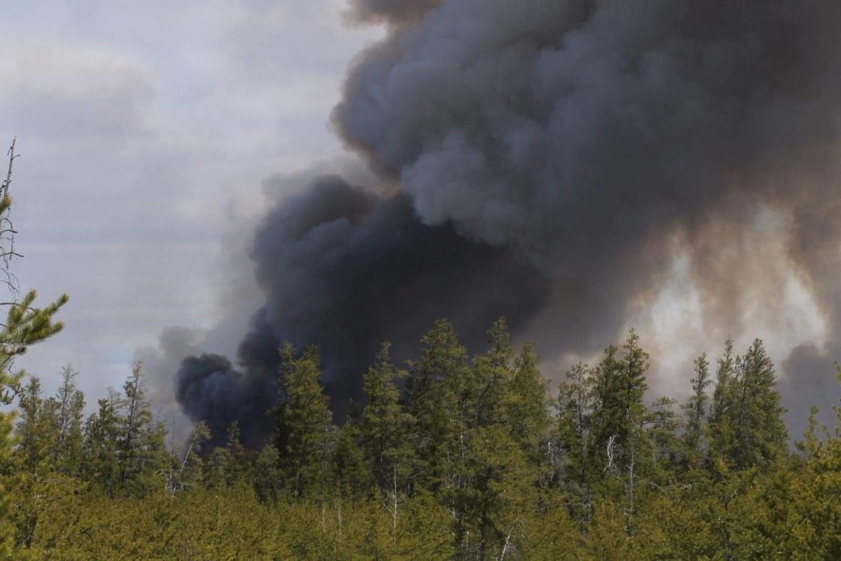Manitoba Wildfires: Crews Fight Deadly, Spreading Blazes Manitoba Wildfires: Crews Fight Deadly, Spreading Blazes