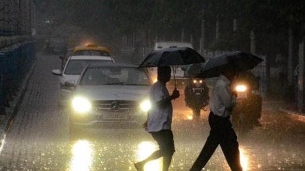 MeT Department Issues Thunderstorm Alert For Kolkata And Surrounding Regions MeT Department Issues Thunderstorm Alert For Kolkata And Surrounding Regions