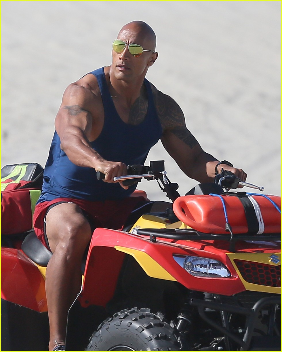 Miami Beach Rescue: Dylan Efron Saves Drowning Swimmers Miami Beach Rescue: Dylan Efron Saves Drowning Swimmers