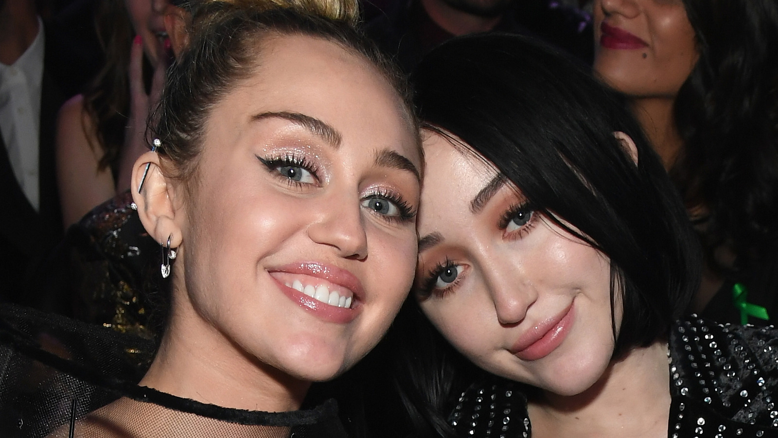 Miley Cyrus: A Daughter's Complex Love For A Narcissistic Father Miley Cyrus: A Daughter's Complex Love For A Narcissistic Father