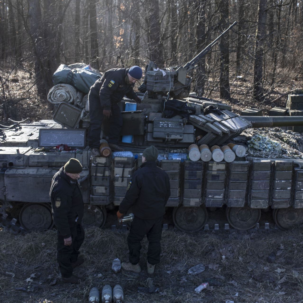 Negotiations Without Ceasefire: Trump's Call To Ukraine Amidst War Negotiations Without Ceasefire: Trump's Call To Ukraine Amidst War