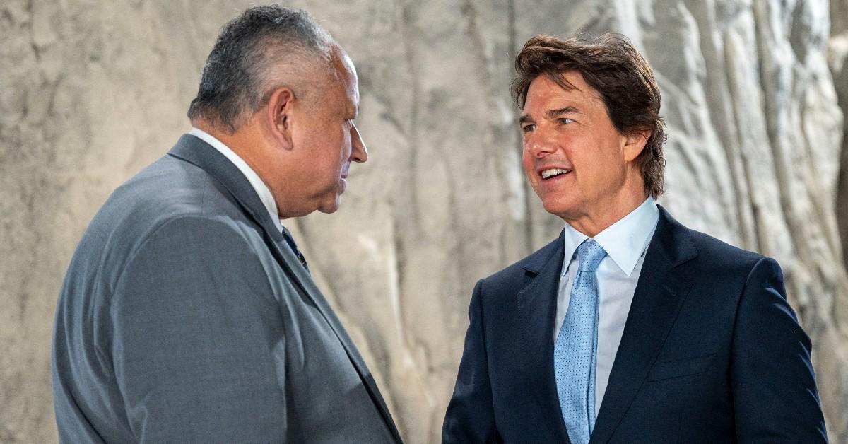 New Photos Spark Dating Rumors: Tom Cruise And Ana De Armas In England New Photos Spark Dating Rumors: Tom Cruise And Ana De Armas In England