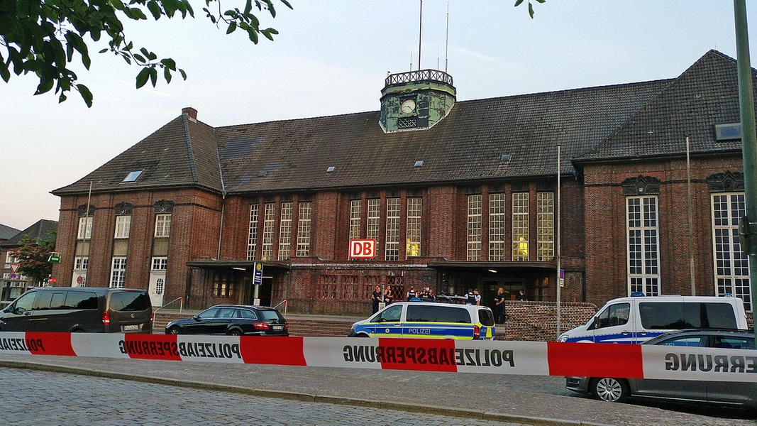 Niedersachsen & Bremen: Entwarnung Nach Bombendrohung An Braunschweiger Grundschule Niedersachsen & Bremen: Entwarnung Nach Bombendrohung An Braunschweiger Grundschule