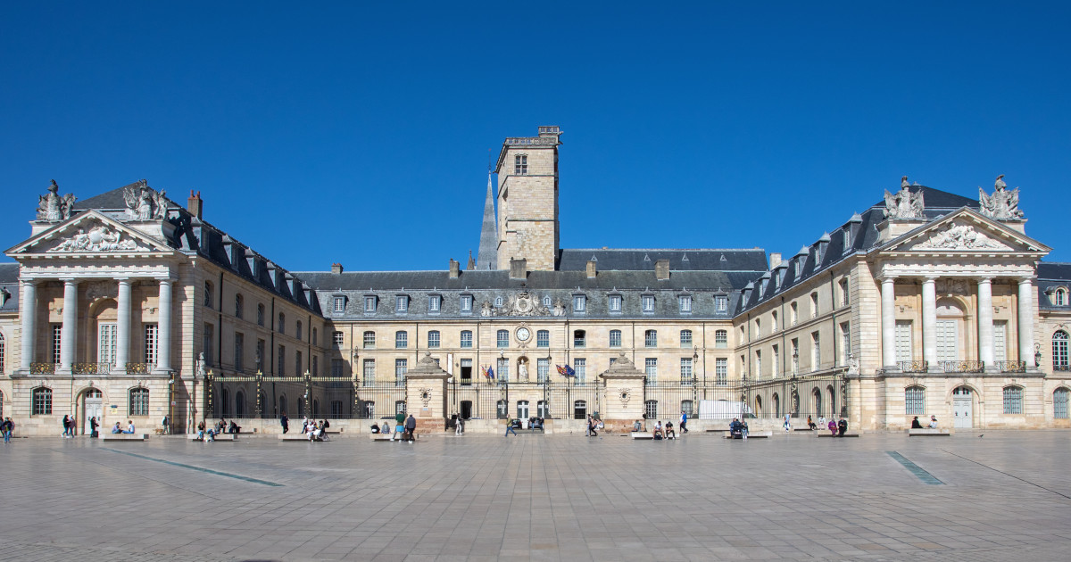 Nouveau Vignoble À Dijon : 2500 M² Plantés Aux Valendons Nouveau Vignoble À Dijon : 2500 M² Plantés Aux Valendons