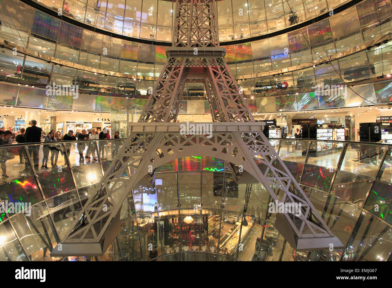 Nouvel Espace Restauration Galeries Lafayette Biarritz: Présentation Par Imanol Harinordoquy Et Jean-Michel Suhubiette Nouvel Espace Restauration Galeries Lafayette Biarritz: Présentation Par Imanol Harinordoquy Et Jean-Michel Suhubiette