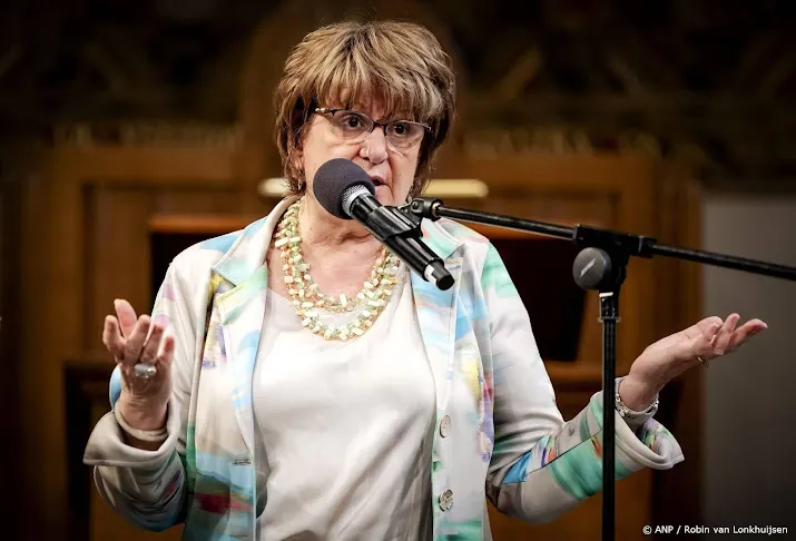 NPO Toezichthouder: Noodzakelijk Overleg Met Hamer En Bruins Over Leeflang-Aangelegenheid NPO Toezichthouder: Noodzakelijk Overleg Met Hamer En Bruins Over Leeflang-Aangelegenheid