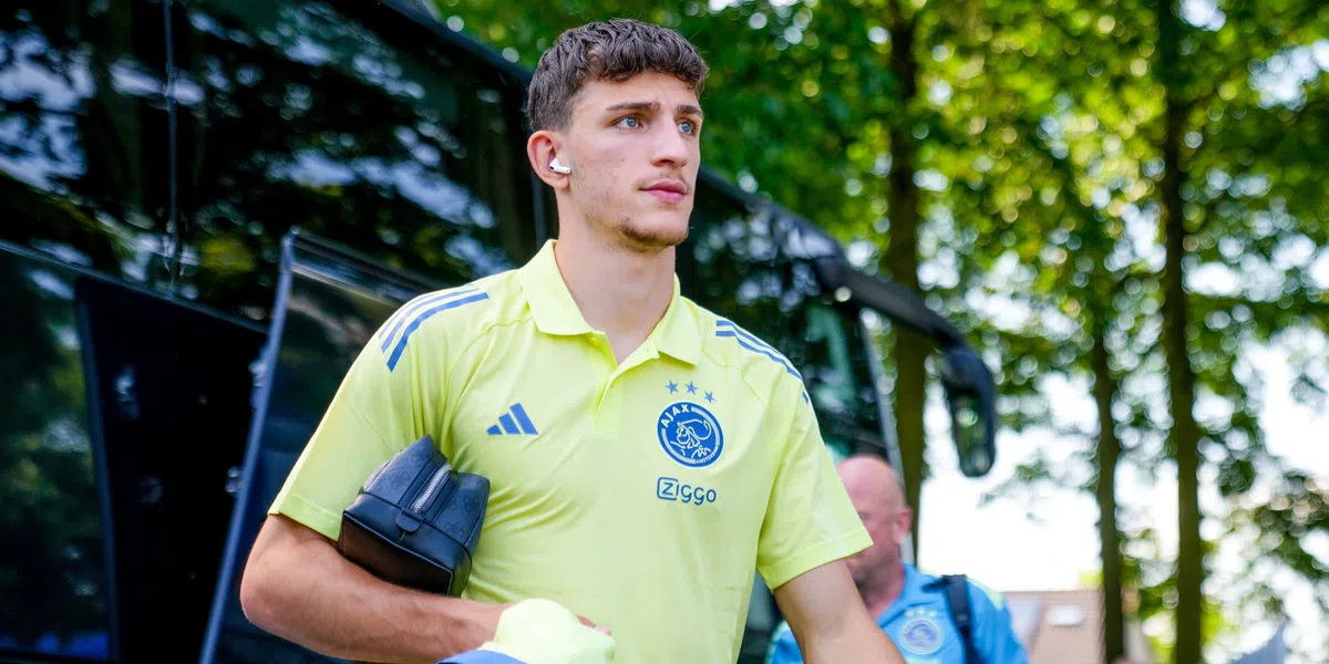 Opvallende Naam In Beeld Bij Ajax: Simonis Nog Onzeker Opvallende Naam In Beeld Bij Ajax: Simonis Nog Onzeker