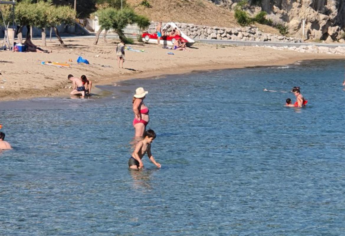 Ovde Penzioneri Uživaju Luksuz: Skupe Vile I Bogatstvo Ovde Penzioneri Uživaju Luksuz: Skupe Vile I Bogatstvo