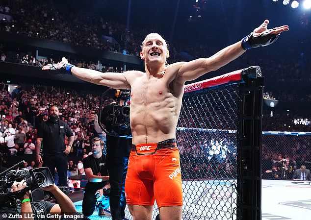 Paddy Pimblett Reveals 40lb Weight Gain Following UFC 314 Paddy Pimblett Reveals 40lb Weight Gain Following UFC 314